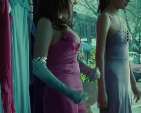 Anna Kendrick - Twilight Cleavage - Film nackt