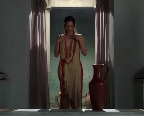 Lucy Lawless And Katrina Law In Spartacus - Film nackt
