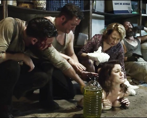 Blanca Suárez's Plot Gets Her Stuck In The Bar - Film nackt