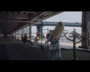 Hayley Williams Back Plot From Her Latest Music Video. - Film nackt