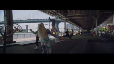 Hayley Williams Back Plot From Her Latest Music Video. - Film nackt