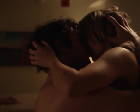 Addison Timlin - Startup - Film nackt