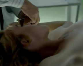 Lily Collins In Femme Fatales - Film nackt