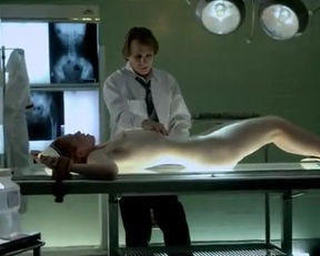 Lily Collins In Femme Fatales - Film nackt