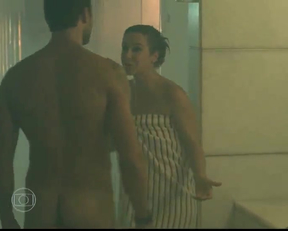 He Doesn't Care If She Is The Wife Of Some Big Gangster In Verdades Secredas - Film nackt