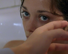 Marion Cotillard In 'Une Femme Piégée' - Film nackt