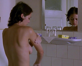 Marion Cotillard In 'Une Femme Piégée' - Film nackt