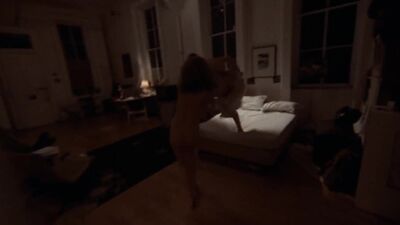 Marianna Hill Running Around Naked Plot In Medium Cool - Film nackt