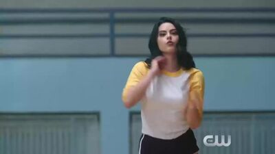 Camila Mendes Dancing In Riverdale - Film nackt