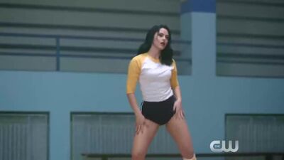 Camila Mendes Dancing In Riverdale - Film nackt