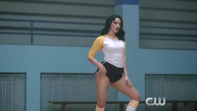 Camila Mendes Dancing In Riverdale - Film nackt