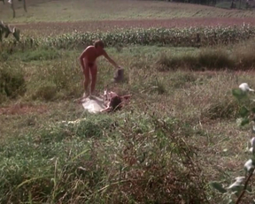 Caitlin O'Heaney - Savage Weekend - Film nackt