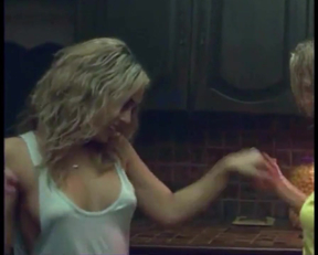 Vanessa Hudgens Perky Plots In Spring Breakers - Film nackt