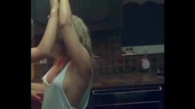Vanessa Hudgens Perky Plots In Spring Breakers - Film nackt