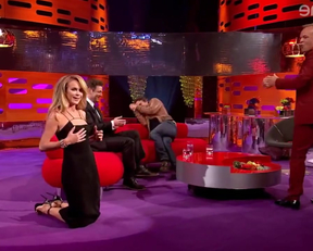 Amanda Holden - NipSlip On BBC One - Film nackt