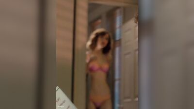Rose Byrne Make A Strong Entrance - Film nackt