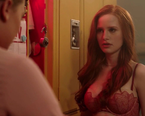 Madelaine Petsch As Cheryl In Riverdale - Film nackt