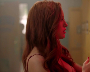 Madelaine Petsch As Cheryl In Riverdale - Film nackt