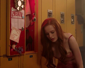 Madelaine Petsch As Cheryl In Riverdale - Film nackt