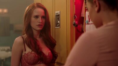 Madelaine Petsch As Cheryl In Riverdale - Film nackt