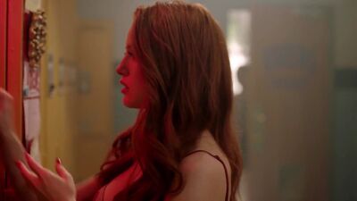 Madelaine Petsch As Cheryl In Riverdale - Film nackt