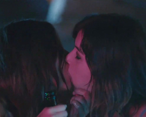 Nichole Bloom  Fabianne Therese - Teenage Cocktail - Film nackt