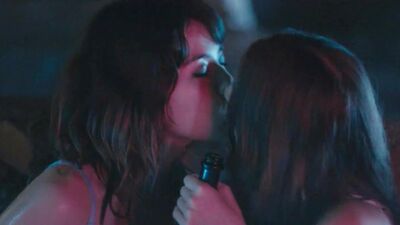 Nichole Bloom  Fabianne Therese - Teenage Cocktail - Film nackt