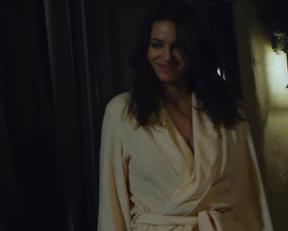 Amelia Brantley In Krampus Unleashed - Film nackt