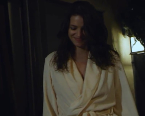 Amelia Brantley In Krampus Unleashed - Film nackt