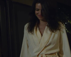 Amelia Brantley In Krampus Unleashed - Film nackt