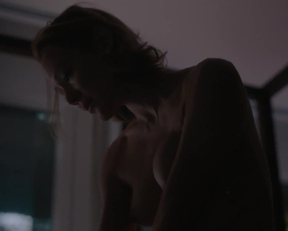 Louisa Krause's Pointy Plot On The Girlfriend Experience - Film nackt