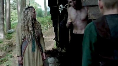 Maude Hirst - Vikings - Film nackt