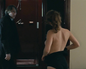 Sandrine Bonnaire In 'Police' - Film nackt