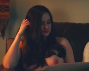 Shailene Woodley - 'White Bird In A Blizzard' - Film nackt