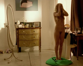 Vail Bloom's Full Frontal Plot In Too Late - Film nackt