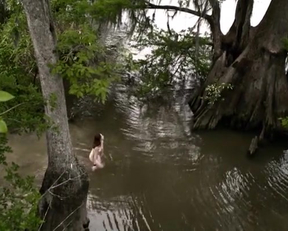 Jennifer Lynn Warren Fully Nude In Creature - Film nackt