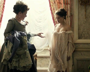 Léa Seydoux - 'Farewell, My Queen' - Film nackt