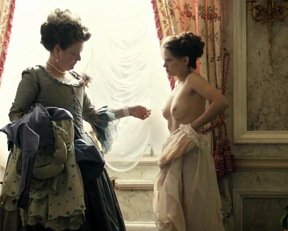 Léa Seydoux - 'Farewell, My Queen' - Film nackt