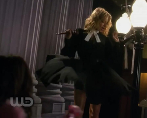 Aly Michalka Channeling Marilyn Monroe In Hellcats TV Show - Film nackt