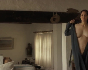 Marion Cotillard Takes Off Her Robe - Film nackt
