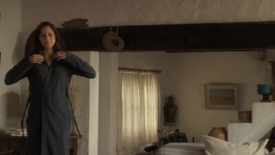 Marion Cotillard Takes Off Her Robe - Film nackt