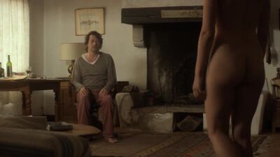 Marion Cotillard Takes Off Her Robe - Film nackt