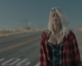 Bebe's Boobs - Film nackt