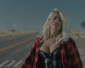 Bebe's Boobs - Film nackt