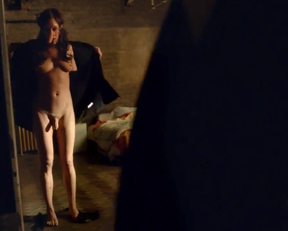 Chloe Sevigny - Hit And Miss - S01E02 - Film nackt