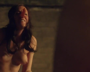 Chloe Sevigny - Hit And Miss - S01E02 - Film nackt