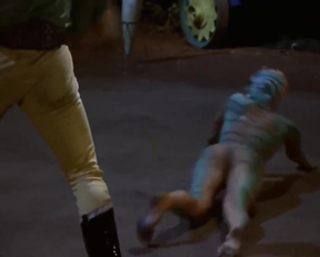 Serena Weber Painted Plot In Vampire Circus - Film nackt