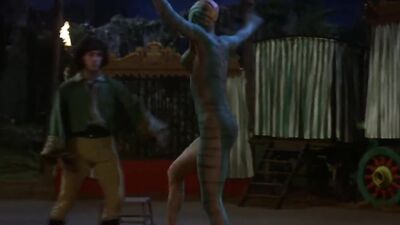 Serena Weber Painted Plot In Vampire Circus - Film nackt
