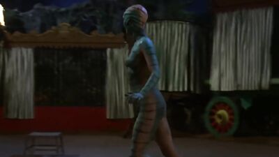 Serena Weber Painted Plot In Vampire Circus - Film nackt
