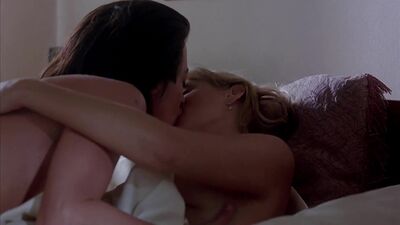 Olivia D'Abo, Lora Zane And Laila Robins - Live Nude Girls - Film nackt